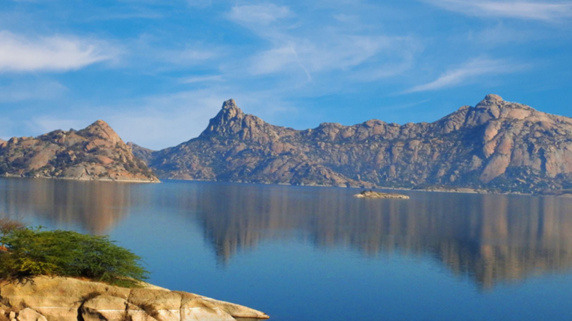 Jawai Dam, Rajasthan, India : r/pics