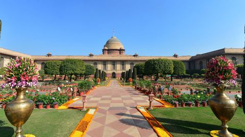 Mughal Gardens In Rashtrapati Bhavan Is Now Amrit Udyan, And It's Open For Public