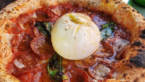 Get The Best Burrata Pizzas In Delhi At These Italian Places