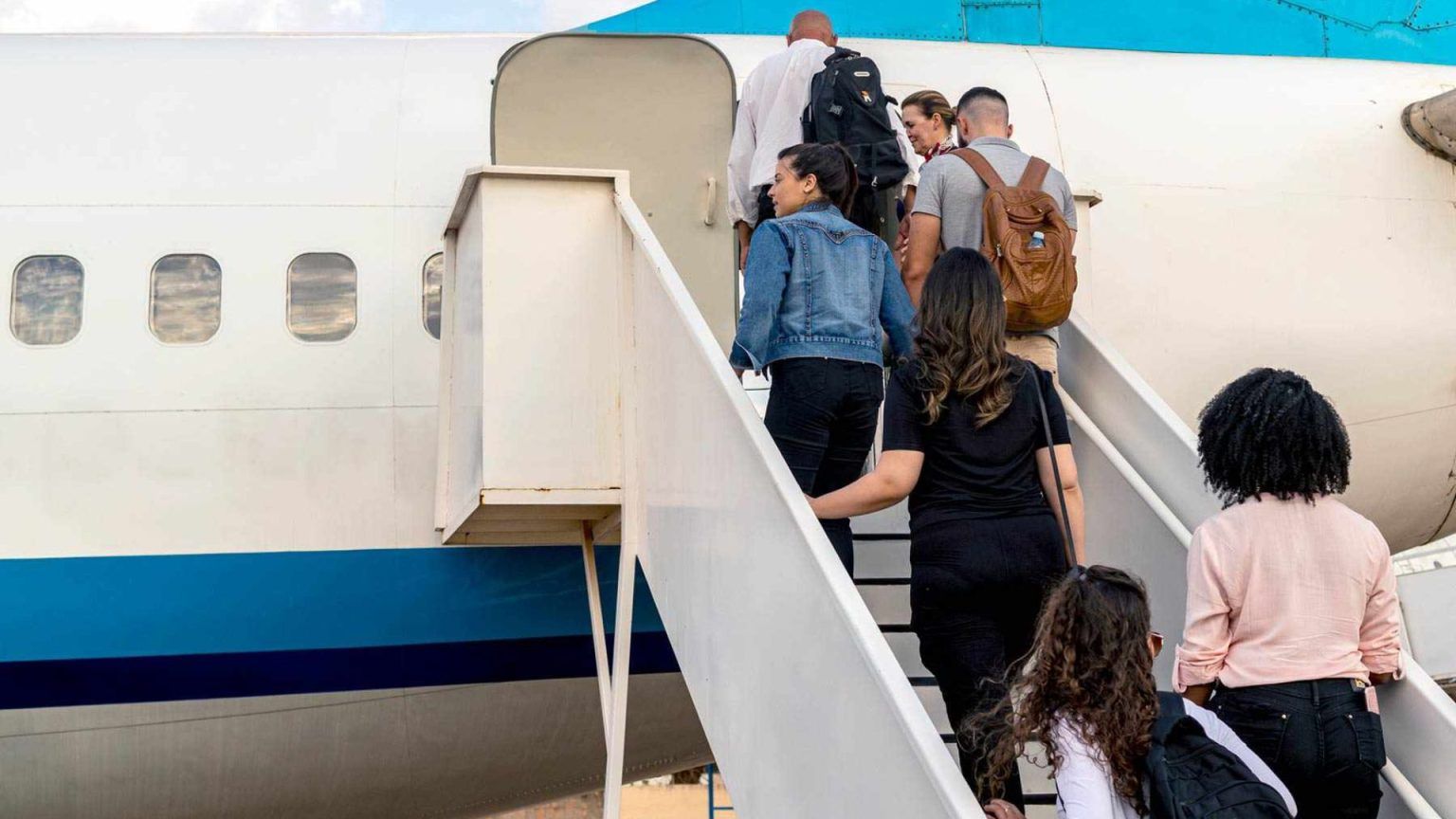 Are Planes The Safest Way To Travel? Here's What Aviation Experts Say