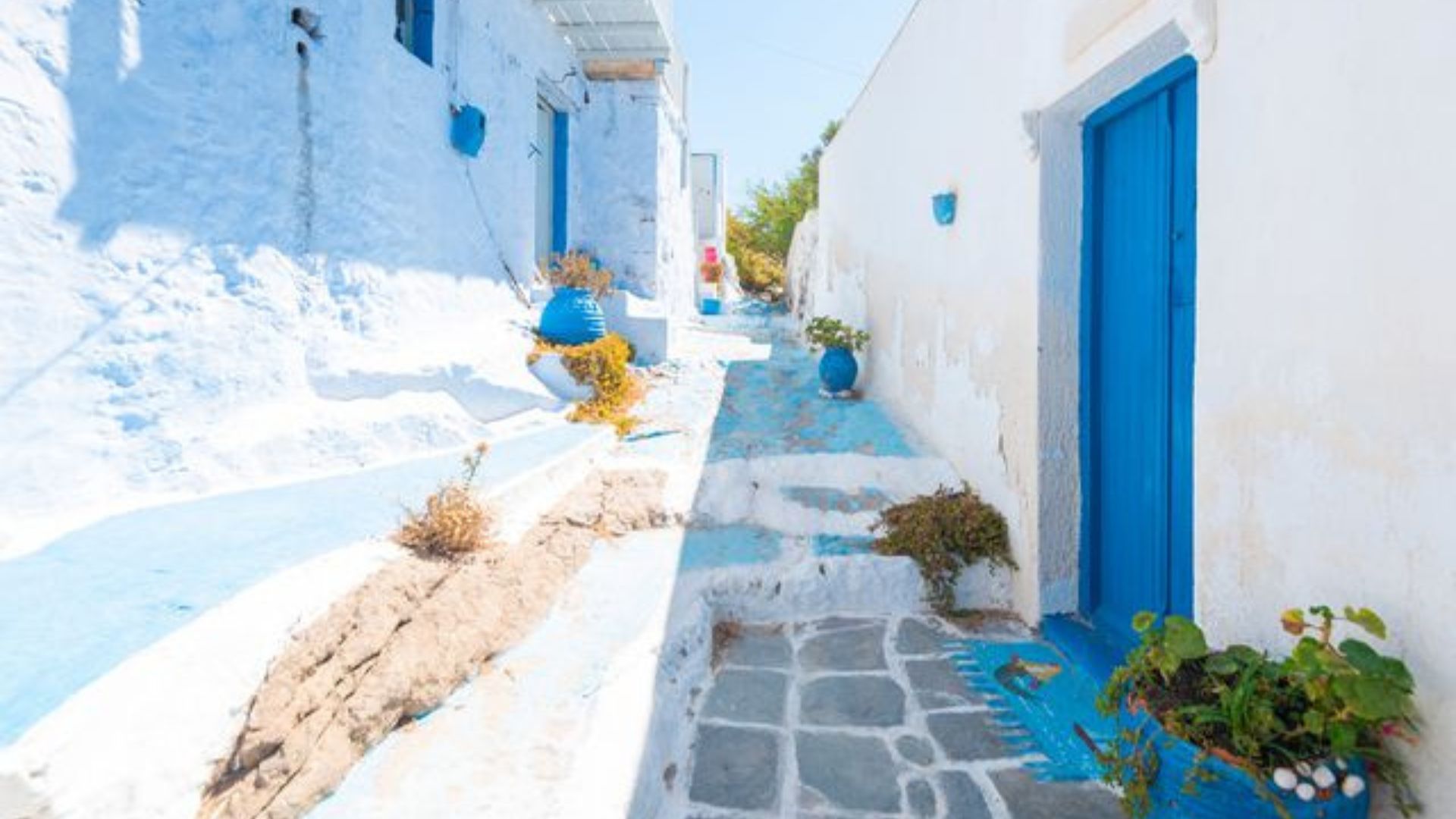 This Santorini Town Offers A Quintessential Greece Vacation