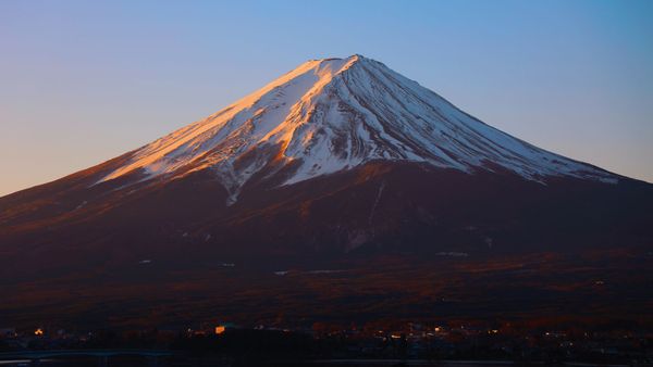 Japan Ready To Impose Crowd Control On Mount Fuji