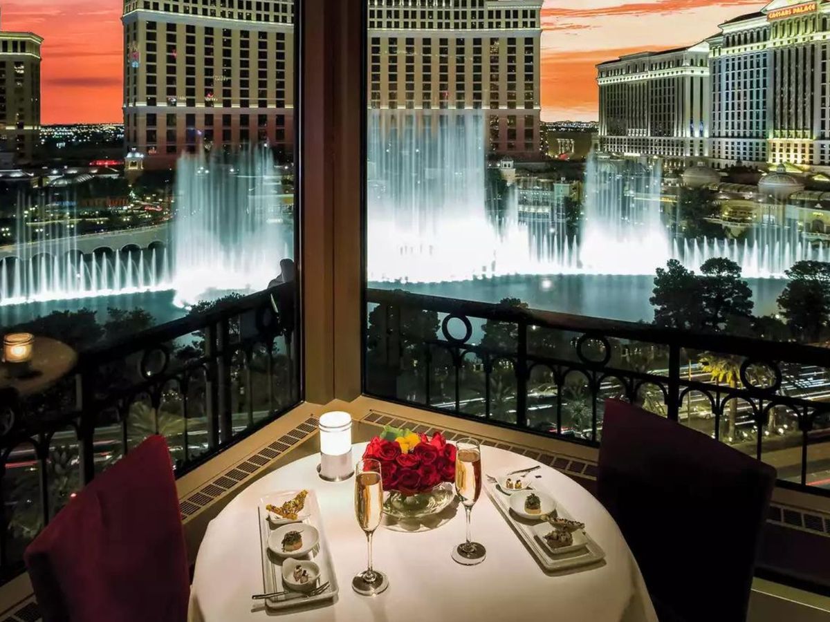 20 Famous Las Vegas Restaurants to Try on Your Next Trip