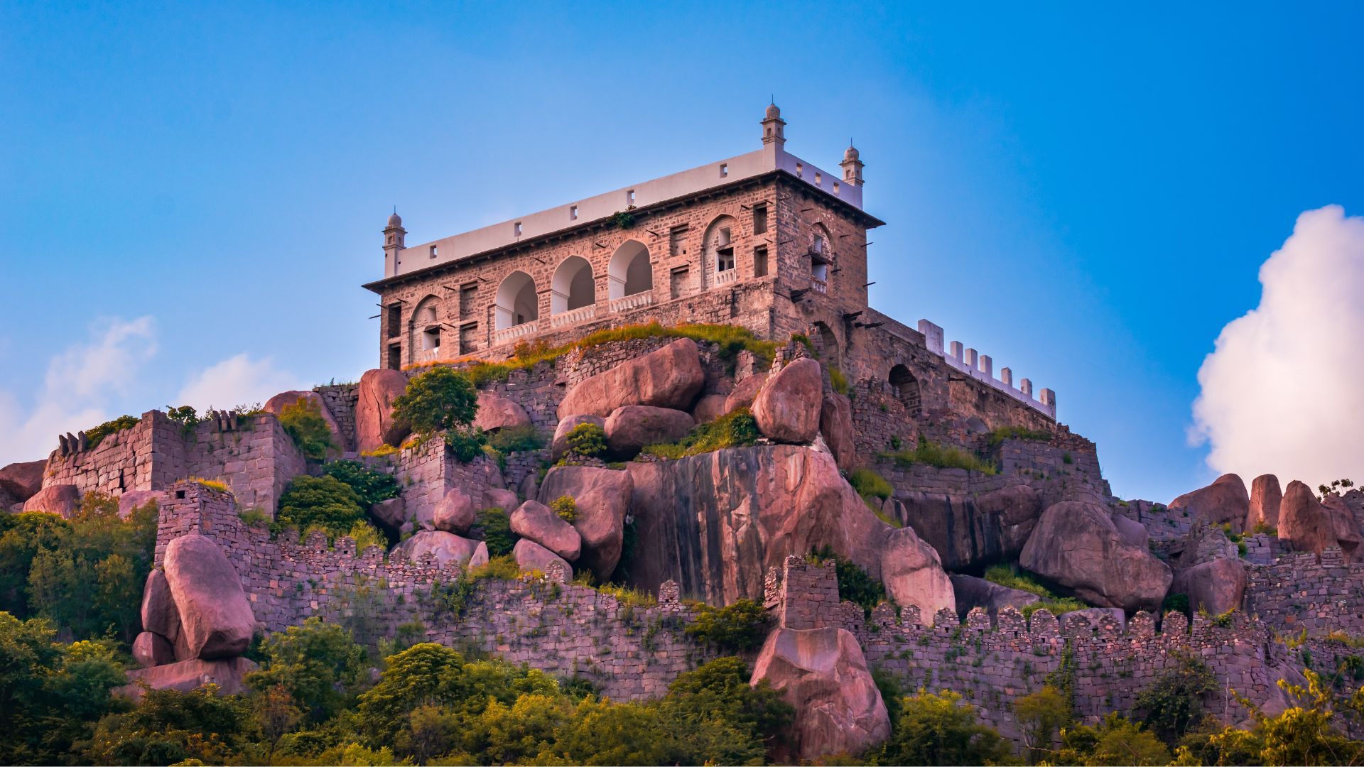 Discover India's Biggest Forts: Historical Marvels Worth Visiting