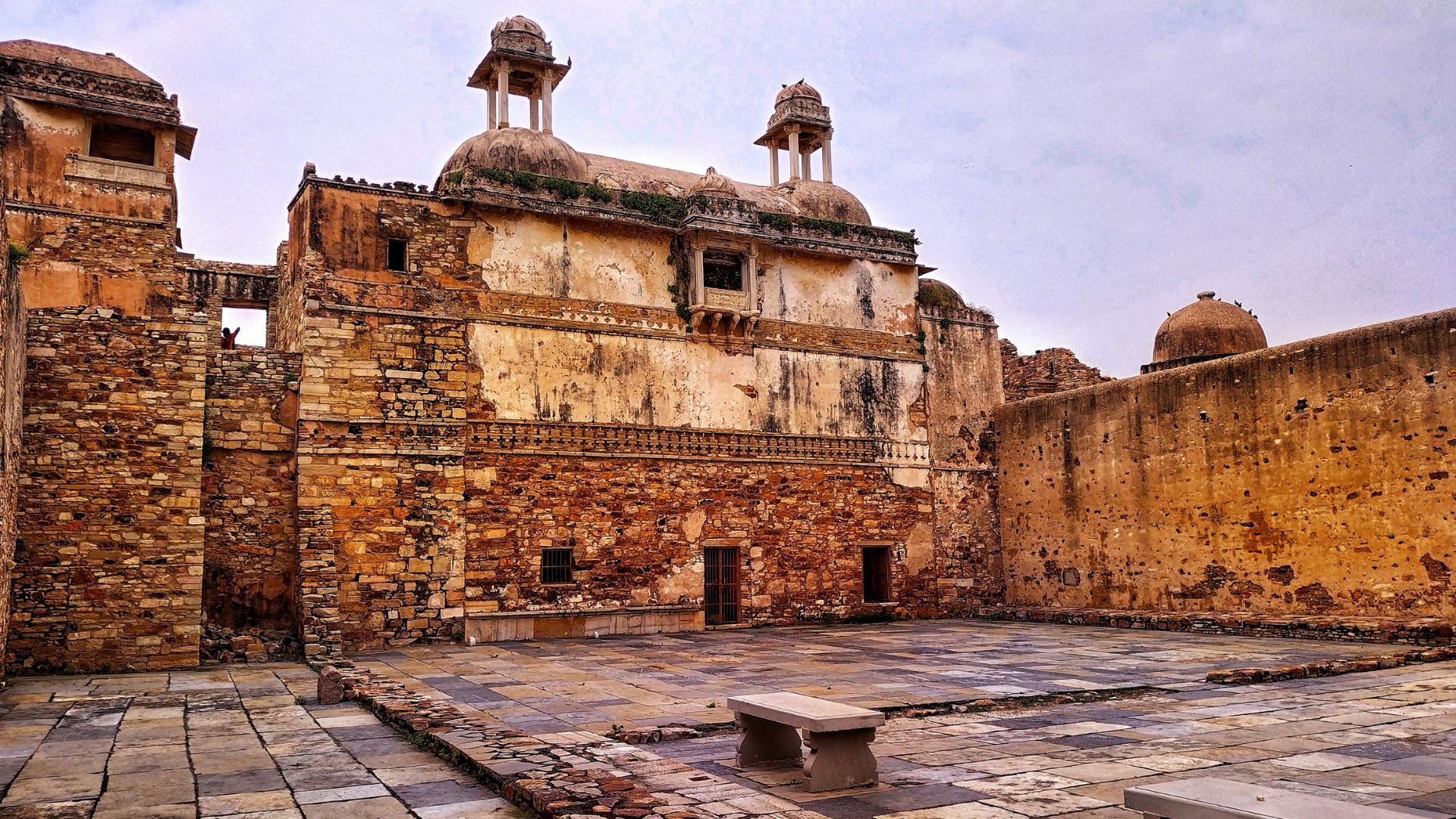 Discover India's Biggest Forts: Historical Marvels Worth Visiting