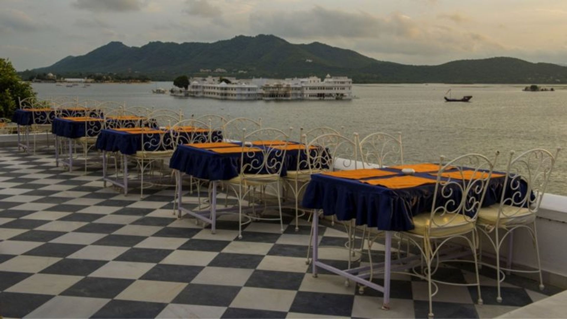 Best Rooftop Restaurants In Udaipur For A Meal With A View best-rooftop-restaurants-in-udaipur-for-a-meal-with-a-view