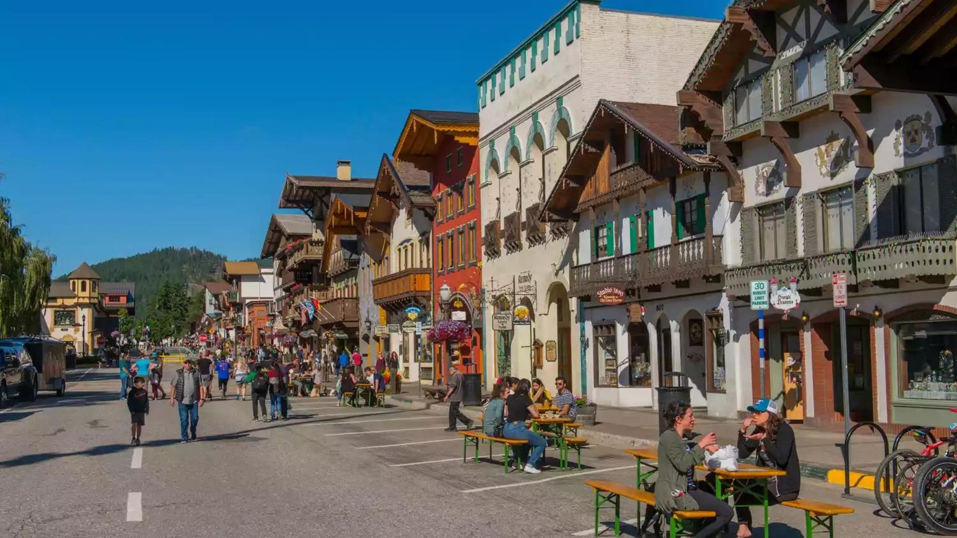 Guide To Leavenworth: Washington's Bavarian Village