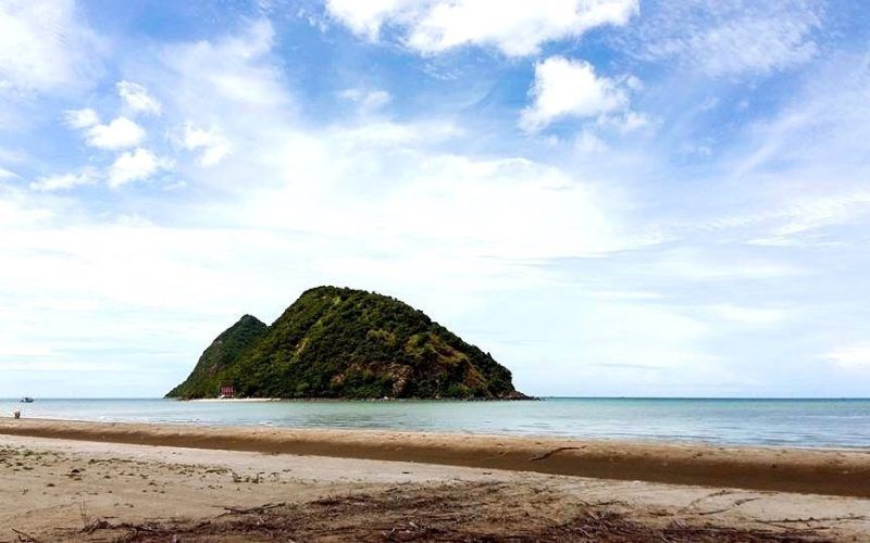 Quiet islands in Thailand