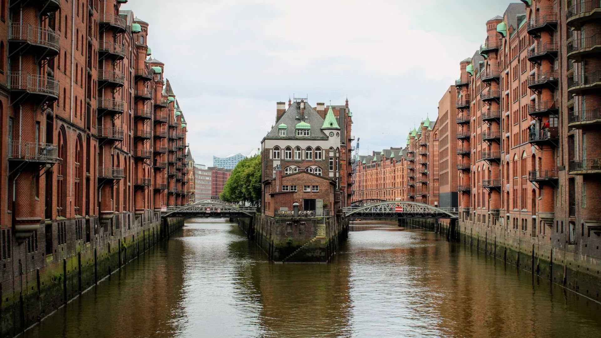 15 Best Places To Visit In Europe In The Year 2024 Evergreen Destinations   Hamburg 1 