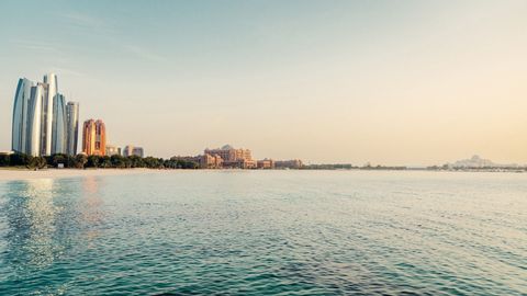 A Guide To Abu Dhabi And The Best Places To Stay, Dine & Visit