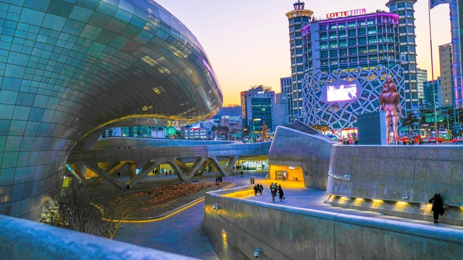 한국의 새로운 여행 앱을 통해 관광객들이 세금을 지불하고 환급받을 수 있습니다.