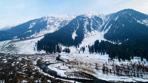 Journey To Kashmir: A Traveller's Guide To The Most Beautiful Places In India's Paradise