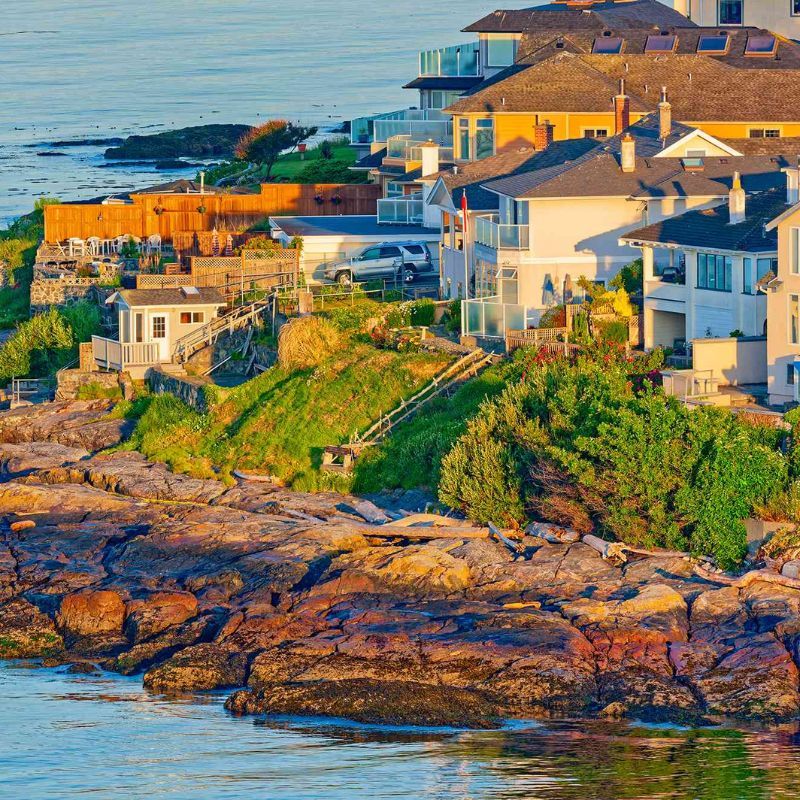 9 Best Places To Live In Canada, According To Local Experts