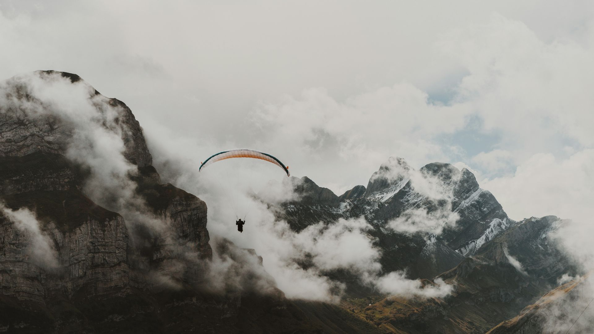 paragliding in srinagar