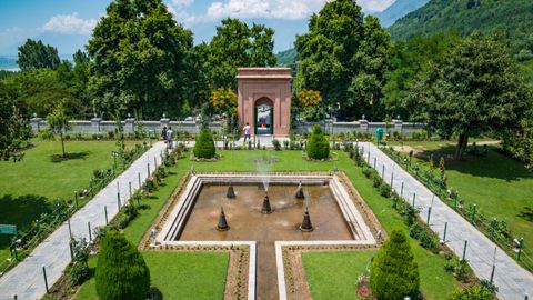 Journey Across Paradise On Earth: Top Places To Visit In Srinagar