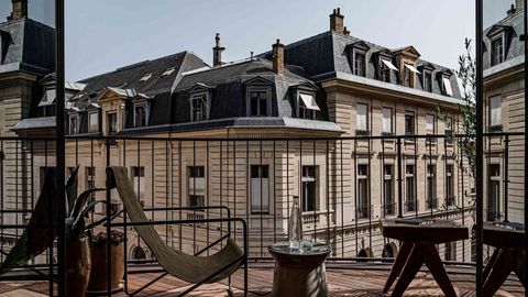 This New Boutique Hotel In Paris Is Just Off The Champs-Élysées & Has Suites With Eiffel Tower Views