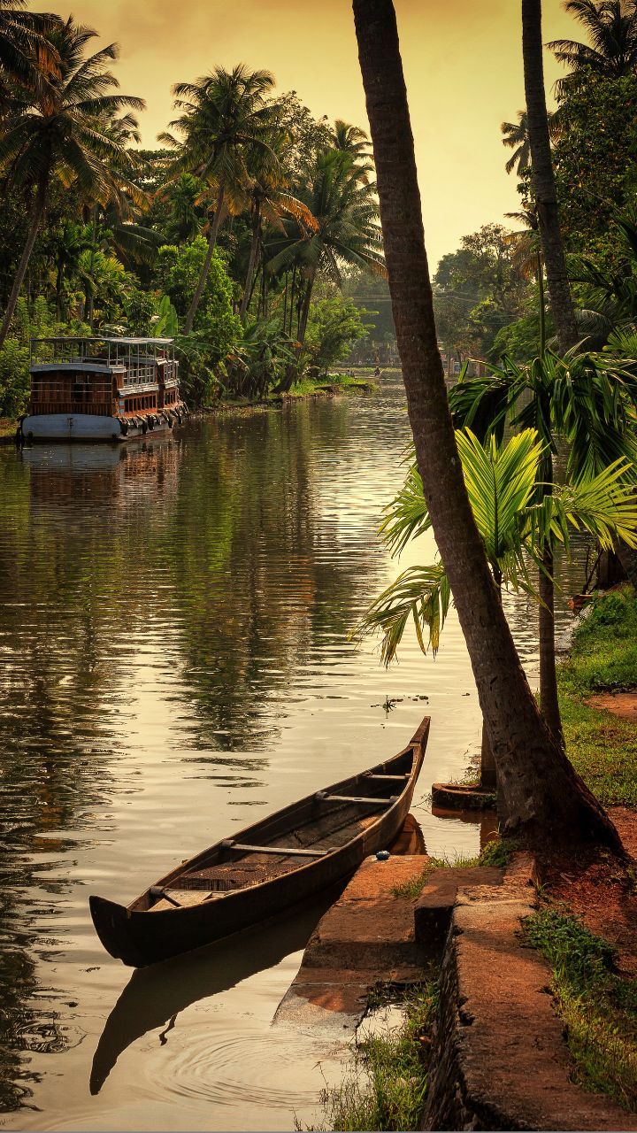 Most Beautiful Destinations To Savour The Backwaters Of Kerala