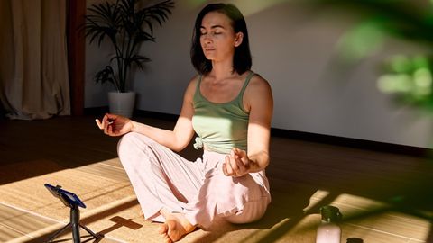 6 Best Health & Fitness Apps That Are Must-Have For Your Next Trip 2024