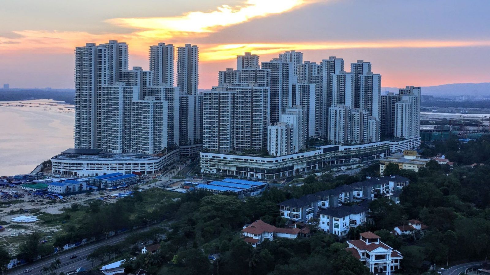 Tourist Places In Johor Bahru — LEGOLAND Malaysia, Shopping, Temples