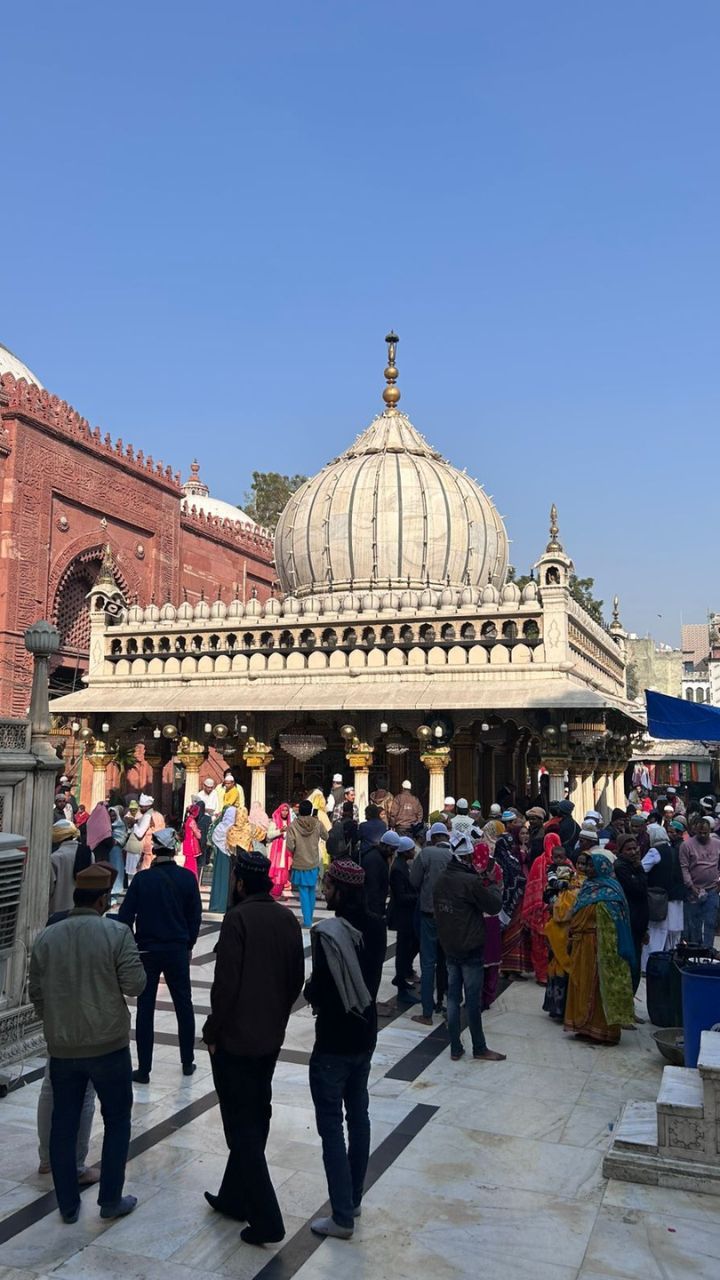 City Of Saints: Visiting The Nizamuddin Dargah In Delhi