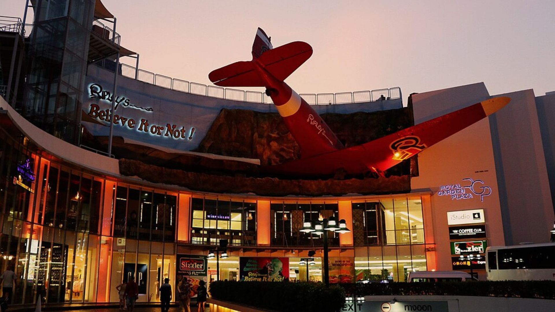 shopping malls in pattaya