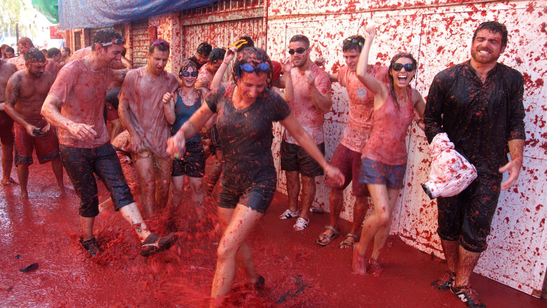 la tomatina holi