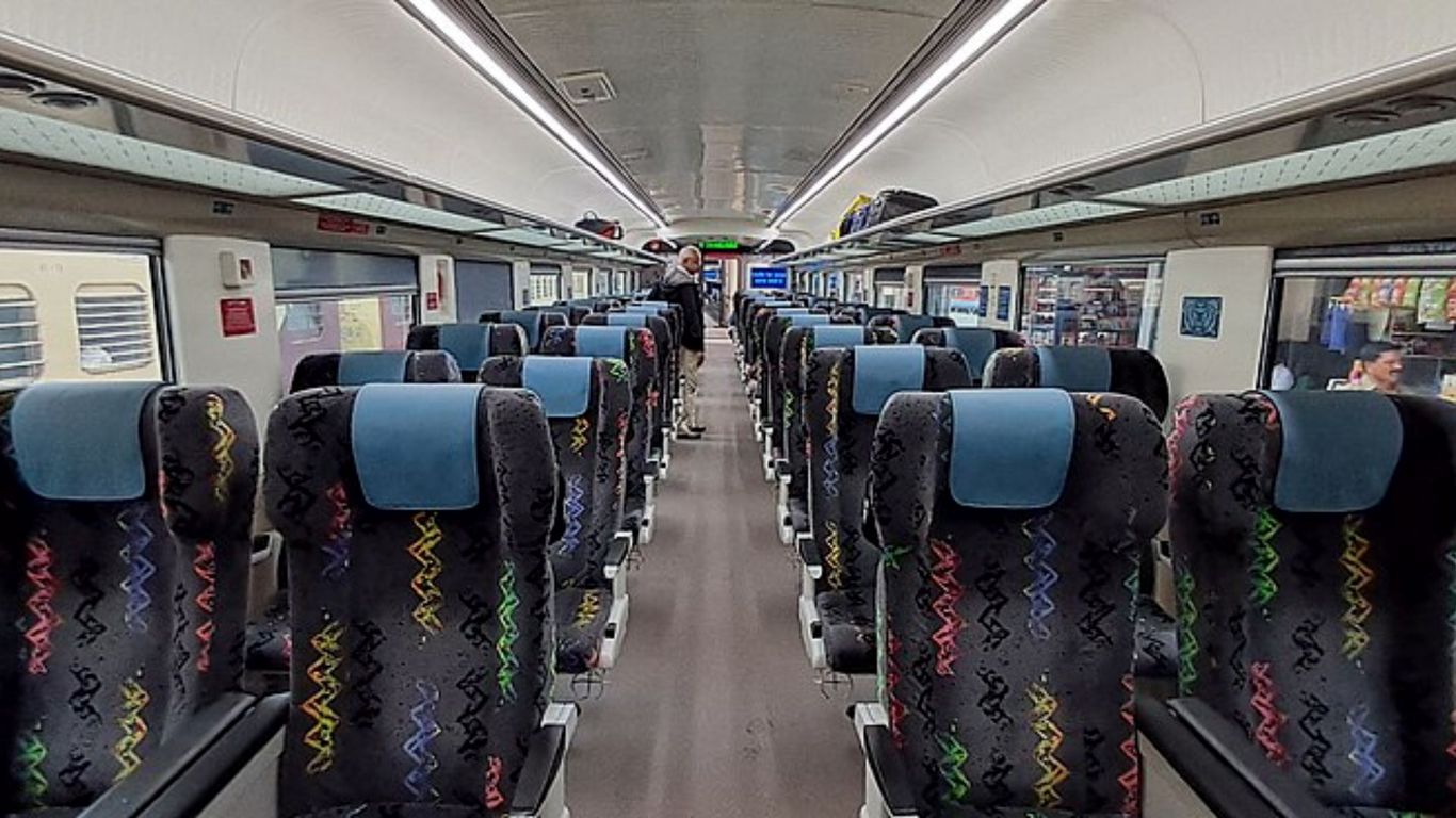 Delhi To Jammu Trains: A Guide To The Fastest Routes, Timings & More