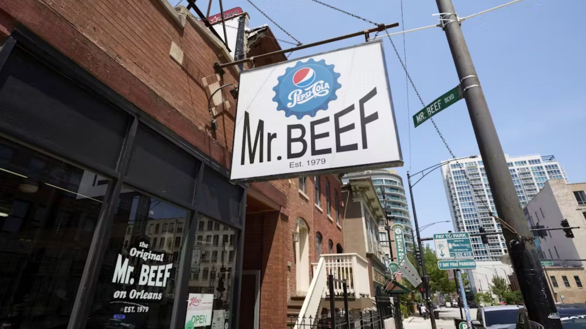 The Bear Season 4 Is Serving Fresh - Mr Beef River North Chicago 