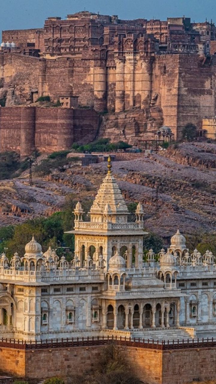 Travel Back In Time At These Incredible Indian Fort Towns