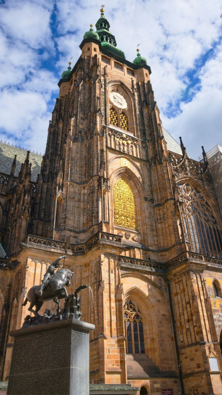 Grandeur Redefined: 9 Of The Largest Castles In The World