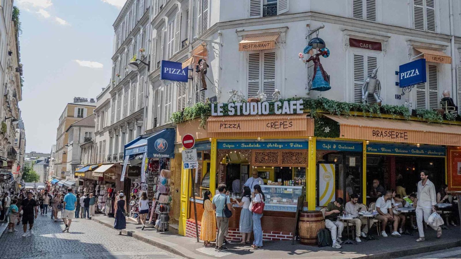I’m A Paris Local And This Is the Most Important Etiquette Tip To Know