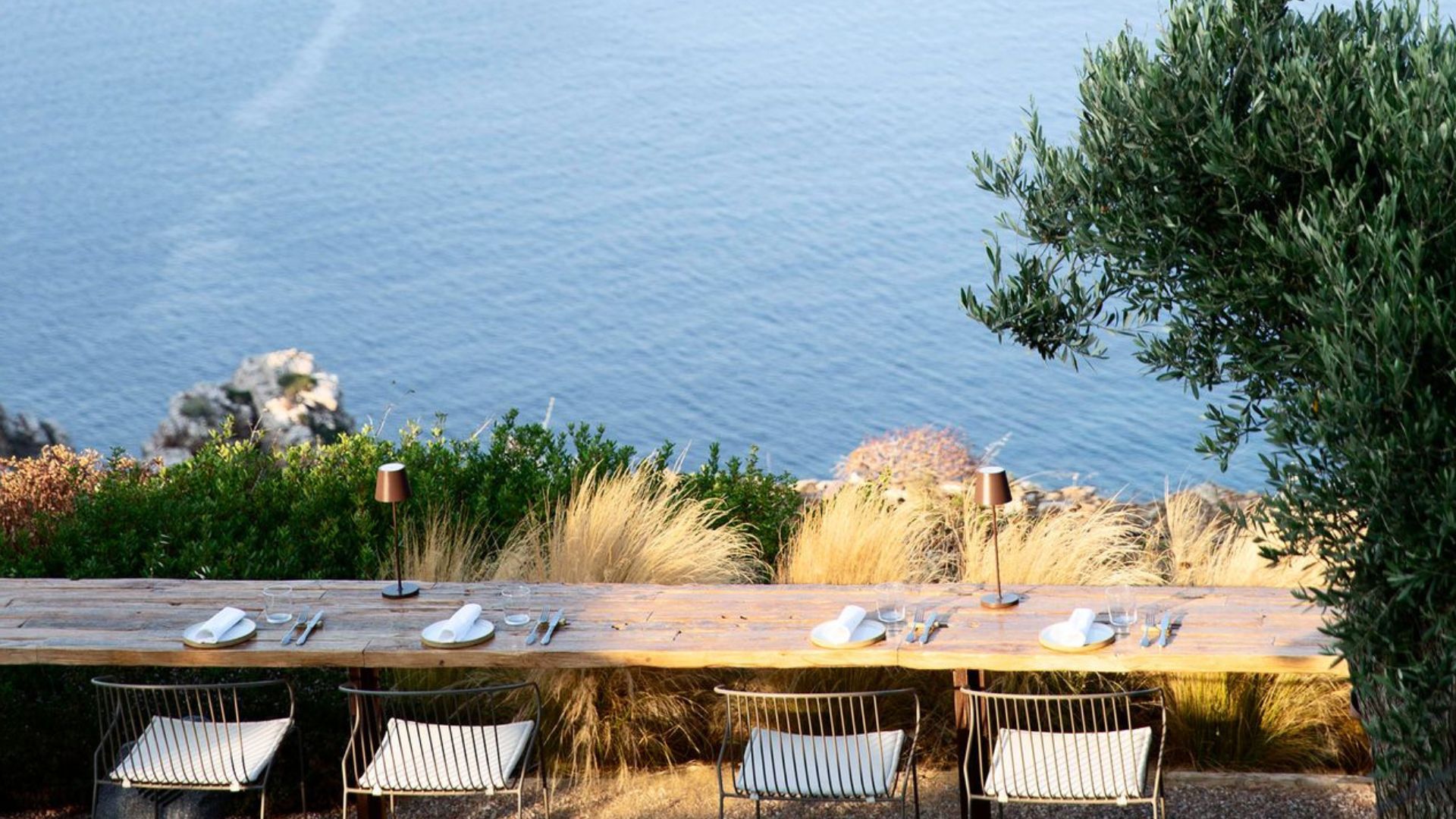 Bostani Bar and Restaurant