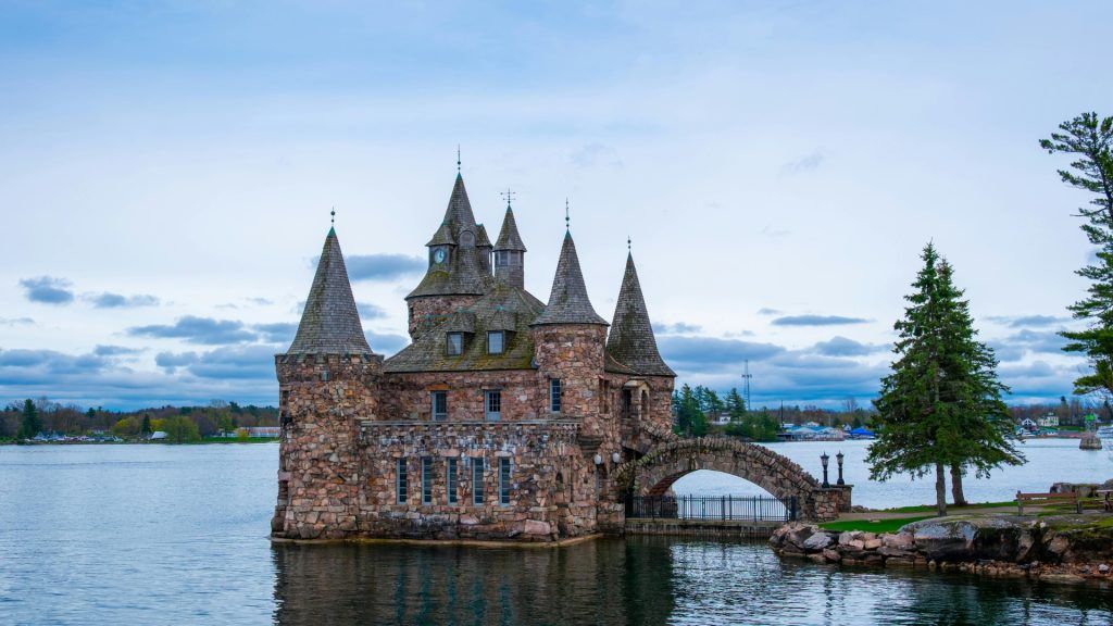 Pretty Monuments 10 Of The World’s Most Beautiful Monuments Tributing Lost Love
