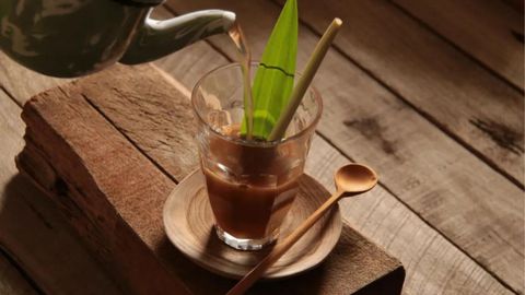 Try These 11 Popular Indonesian Drinks (With Cocktail Recipes)