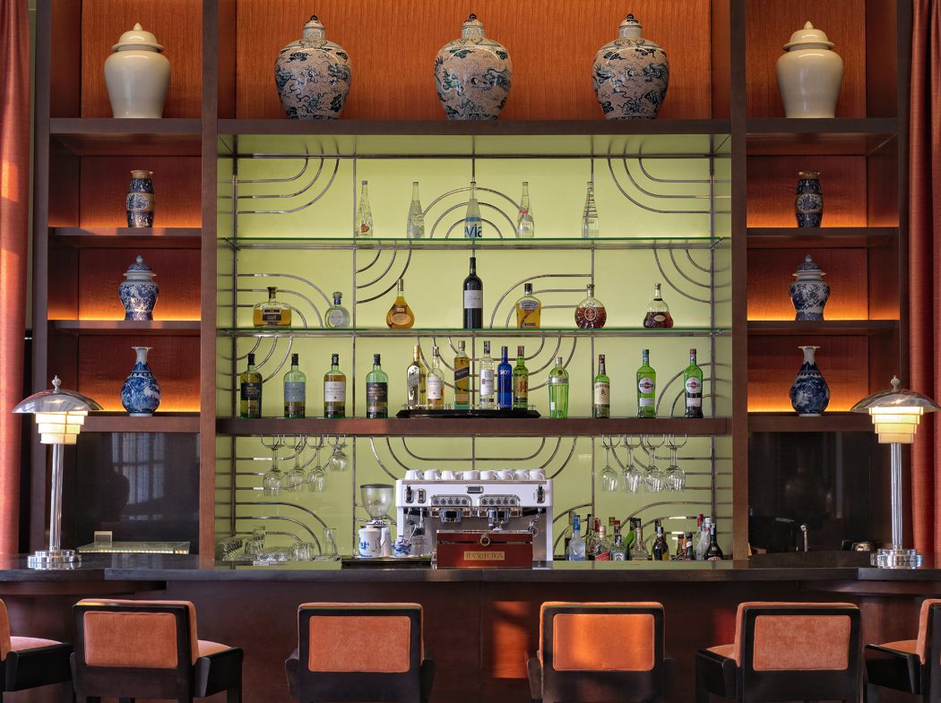 Le Gouverneur Bar, Azerai Hue travel guide