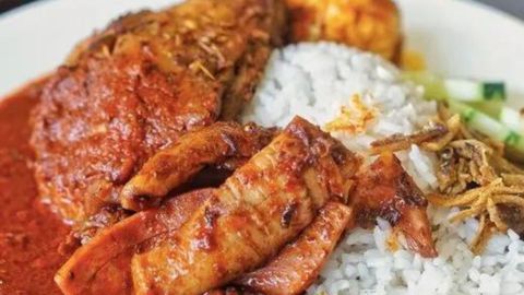 10 Best Nasi Lemak Places In KL And PJ To Satisfy Your Cravings