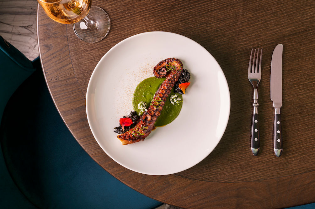 andaz singapore review andre fu designed