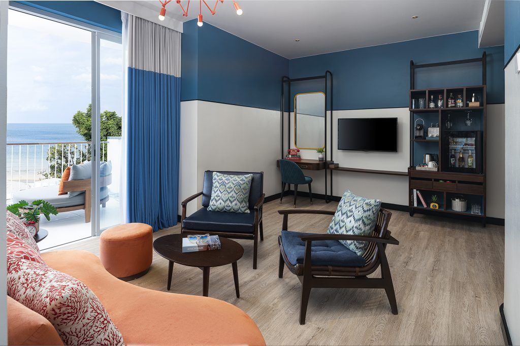 Avani Chaweng Samui Hotel & Beach Club: Groovy Sea View Suite Living Room