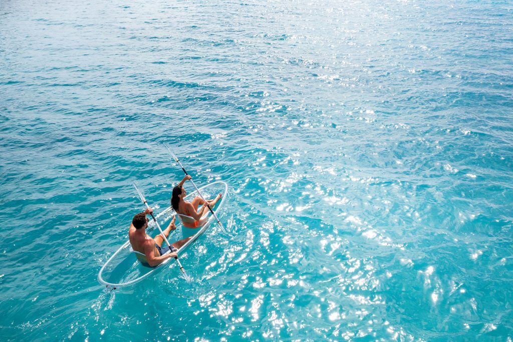 Hilton Maldives Amingiri Resort & Spa: Glass Kayak