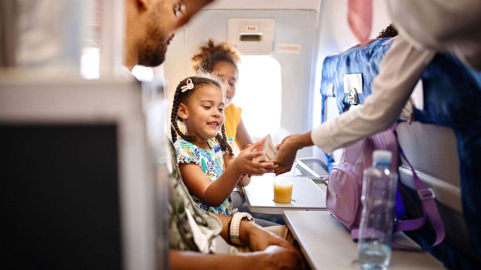 8 Airline Freebies You Didn't Know Existed In Economy, According To Flight Attendants
