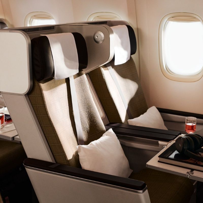 Company says newly designed double-decker seats will be better for airline  passengers. See why
