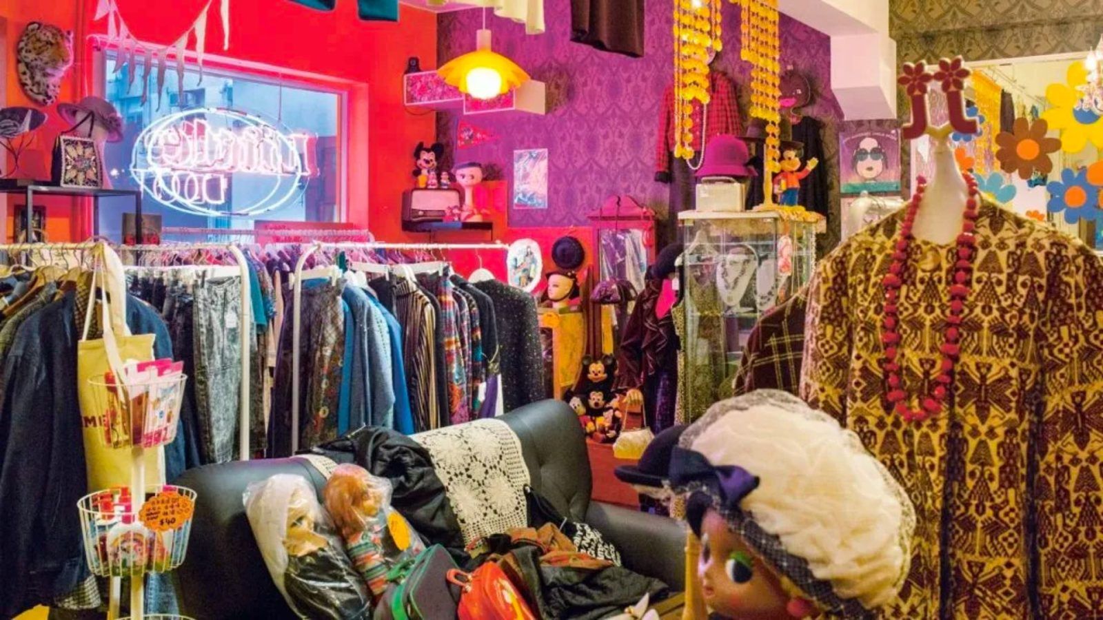 Vintage aesthetic stores hot sale