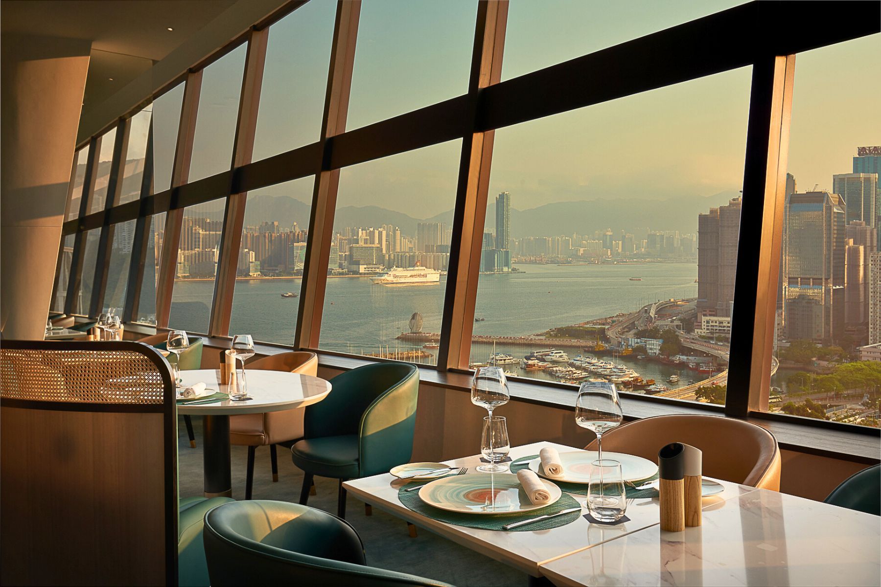 Park Lane Hotel Hong Kong Airport Shuttle www.travelandleisureasia.com