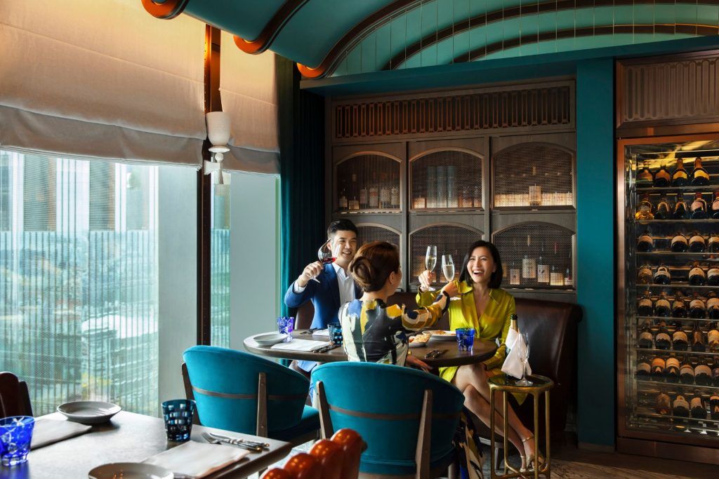 Check in to Andaz Singapore and Discover the Singaporean Culture