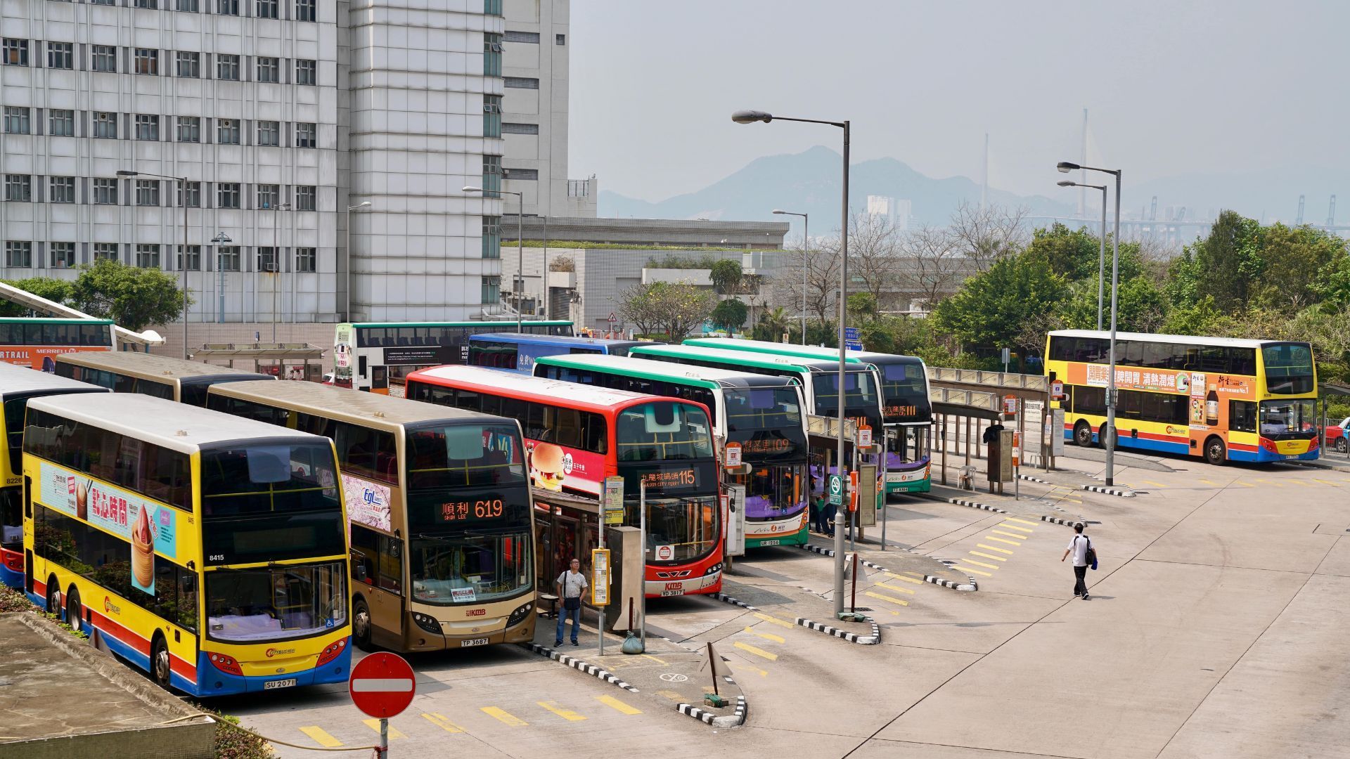 HK tourist bus