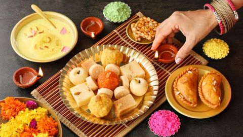 6 Best Places For Snacks And Indian Sweets In KL This Deepavali
