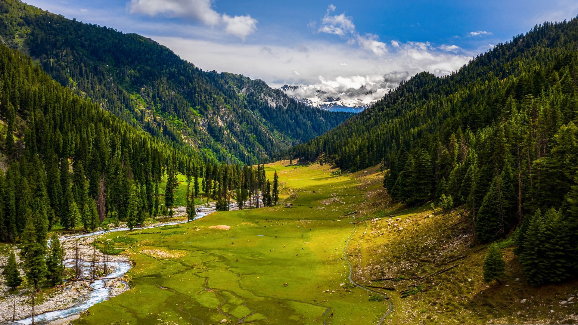 10 Most Beautiful Places To Visit In Pakistan [With Photos] - 2024