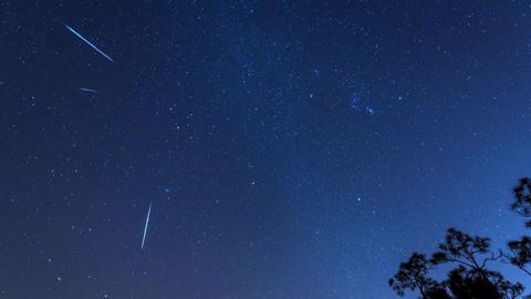 See Up To 120 Meteors Per Hour, A Planet Parade, And More In December's Night Sky