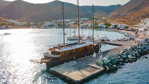 10 Best Greece Cruises, According To Travel Experts