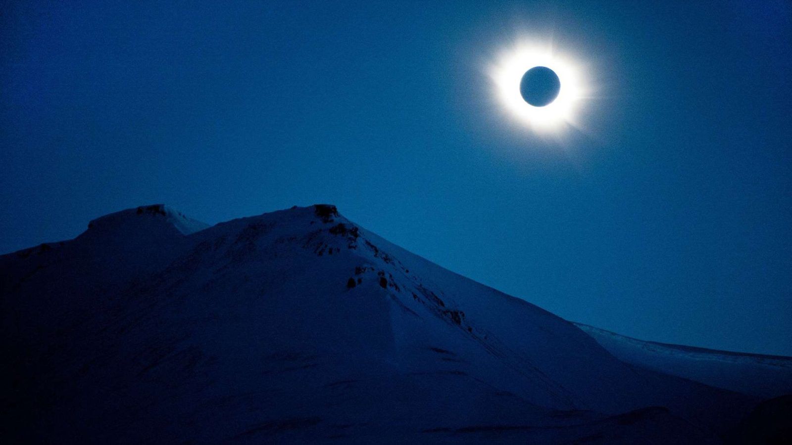 Солнечное затмение затмение. Solar Eclipse. Солнечное затмение Солнечная корона. Фотографии солнечного затмения.